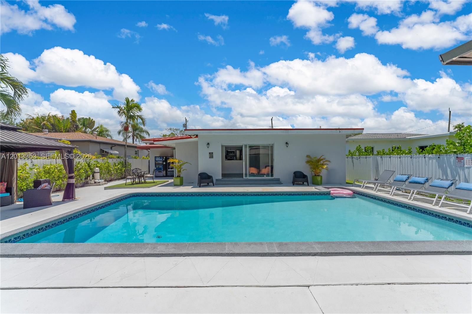 6355 SW 30th St Miami, FL 33155