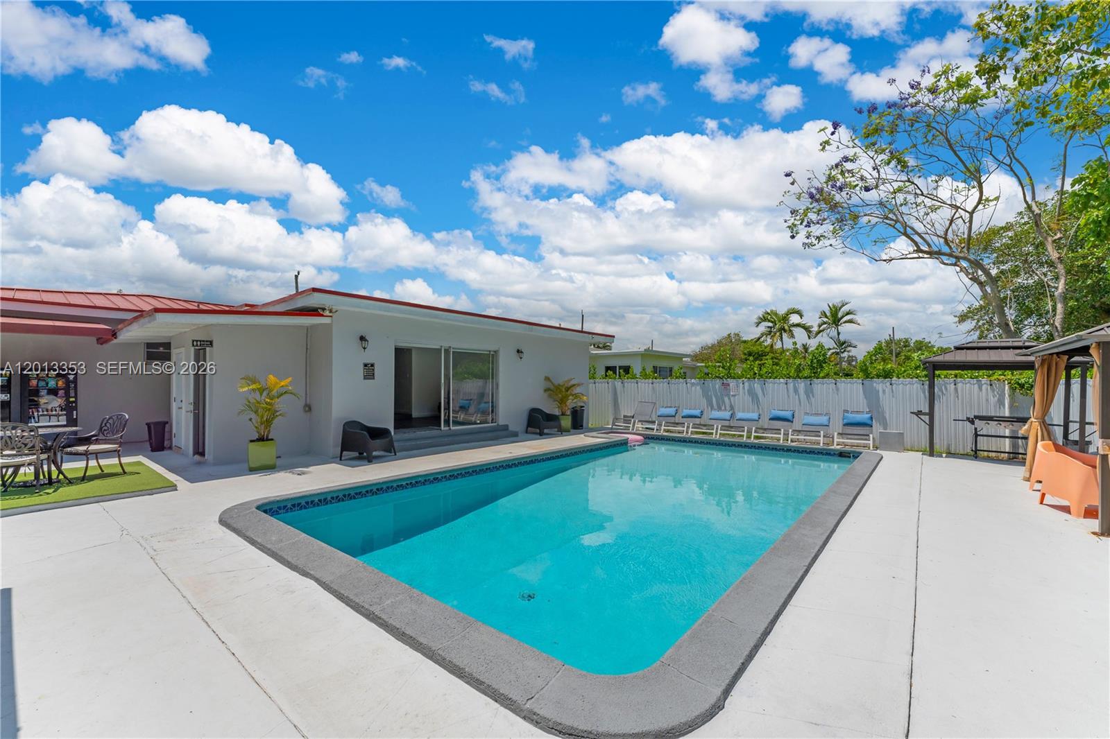 6355 SW 30th St Miami, FL 33155