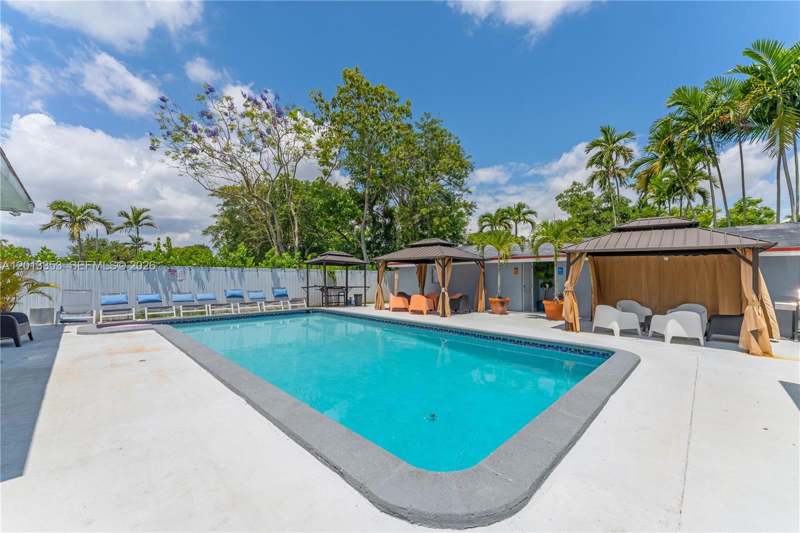 6355 SW 30th St Miami, FL 33155