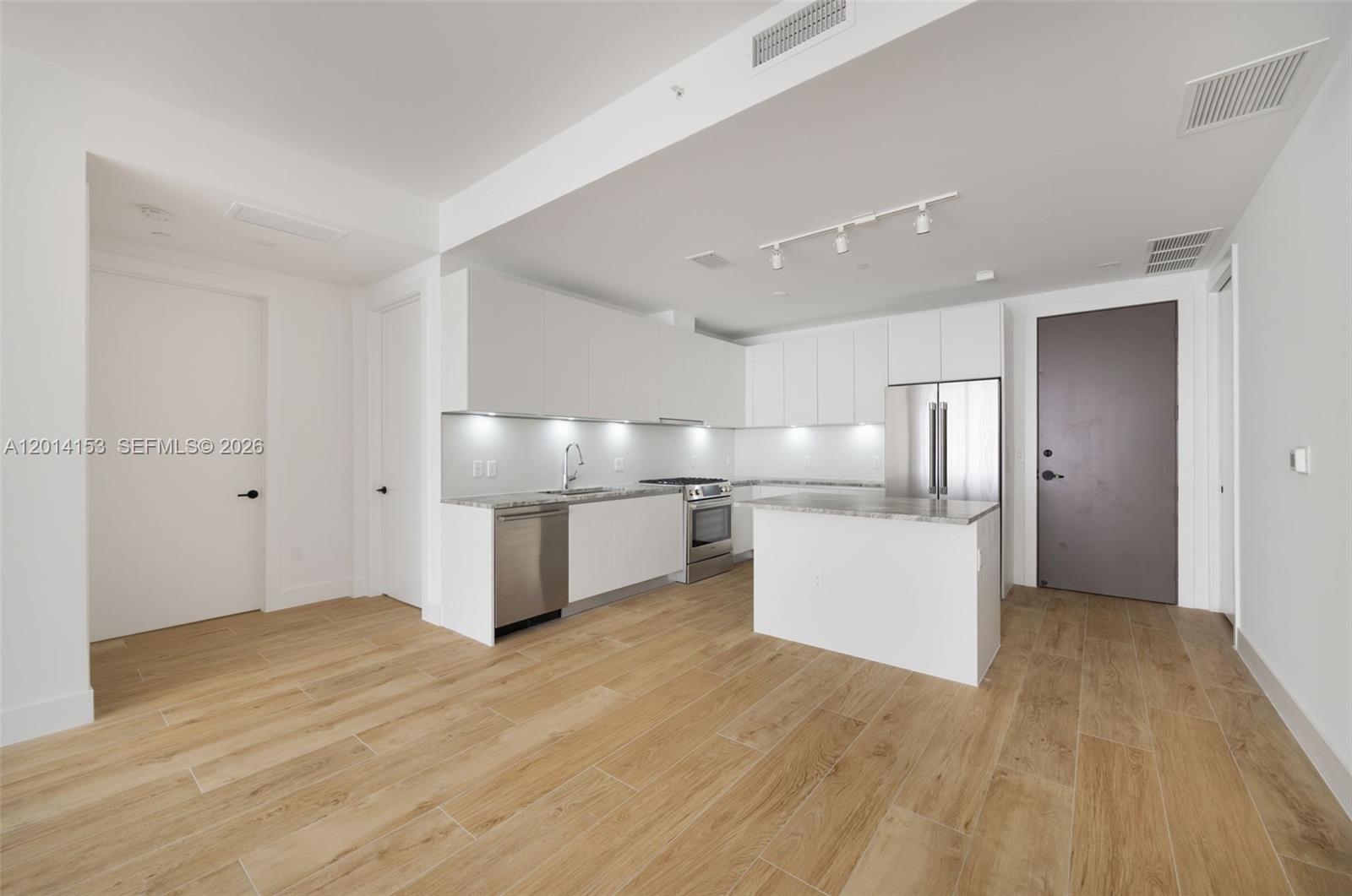 3034 Oak Ave #208 Miami, FL 33133