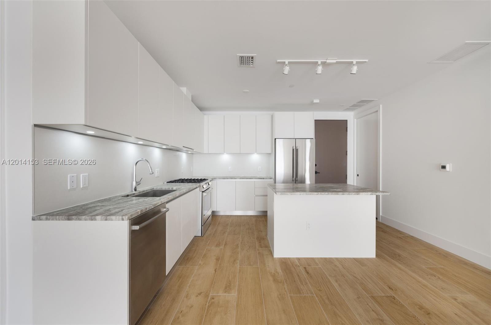 3034 Oak Ave #208 Miami, FL 33133