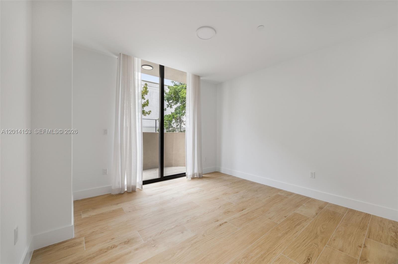 3034 Oak Ave #208 Miami, FL 33133