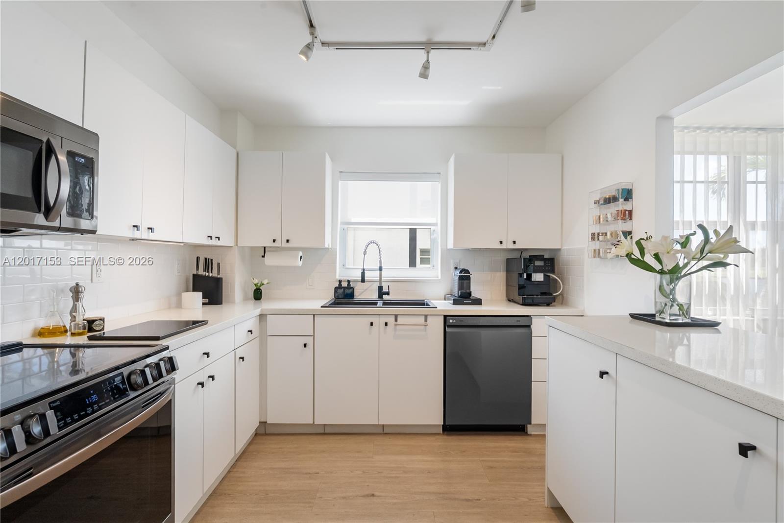 9250 W Bay Hbr Dr #2A Bay Harbor Islands, FL 33154