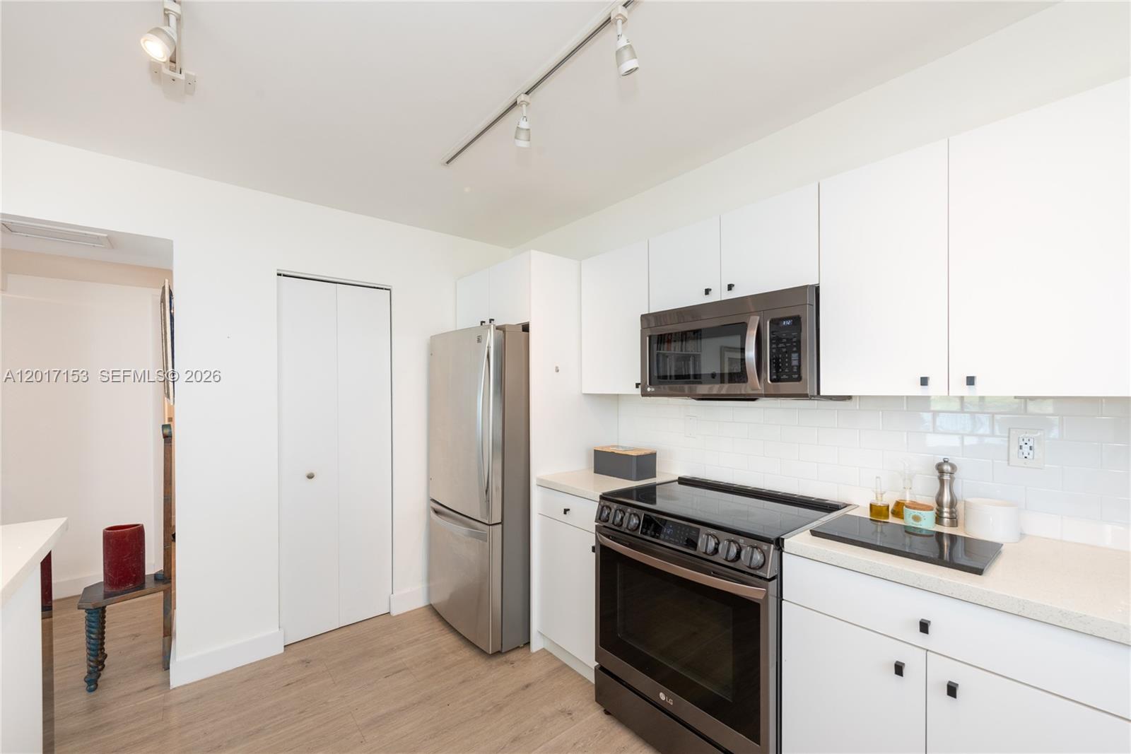 9250 W Bay Hbr Dr #2A Bay Harbor Islands, FL 33154
