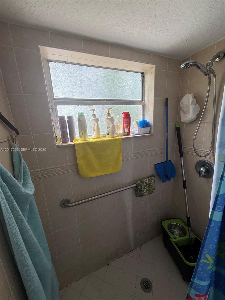 7101 SW 89th Ct #305 Miami, FL 33173