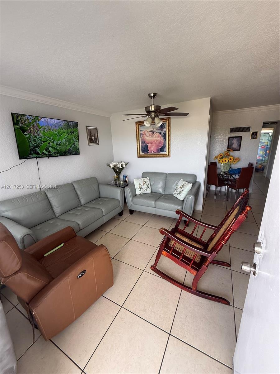 7101 SW 89th Ct #305 Miami, FL 33173