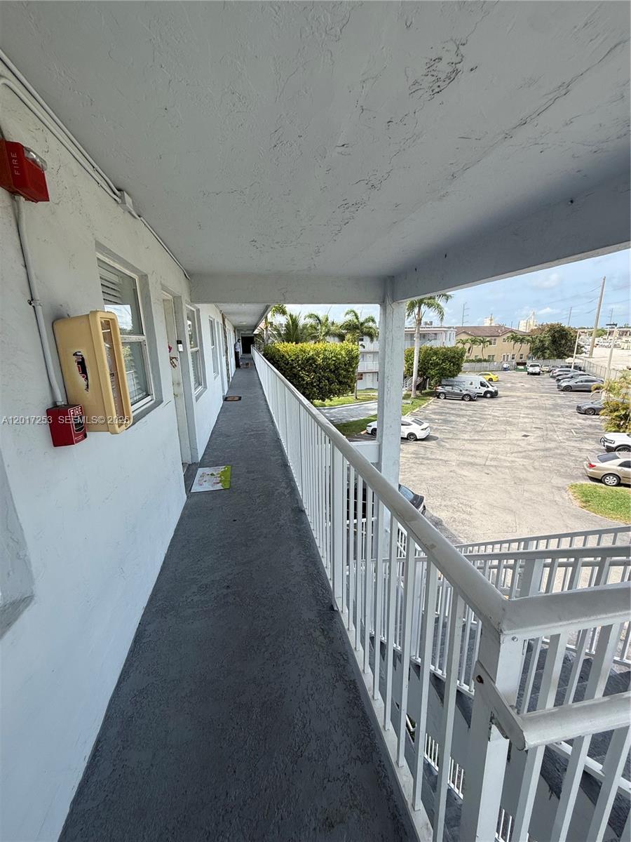 7101 SW 89th Ct #305 Miami, FL 33173