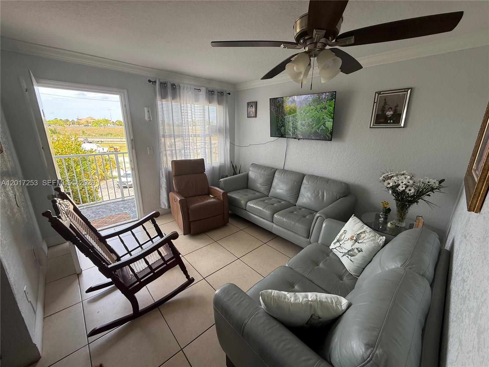 7101 SW 89th Ct #305 Miami, FL 33173