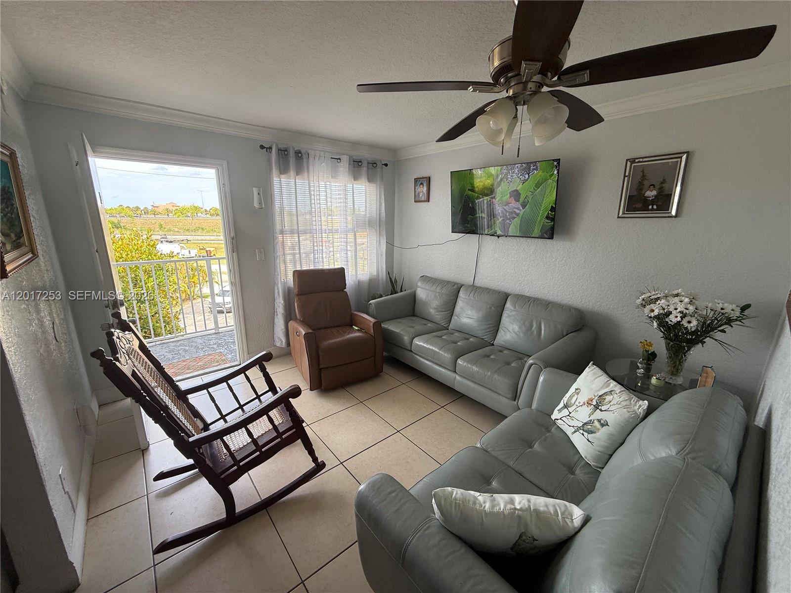 7101 SW 89th Ct #305 Miami, FL 33173