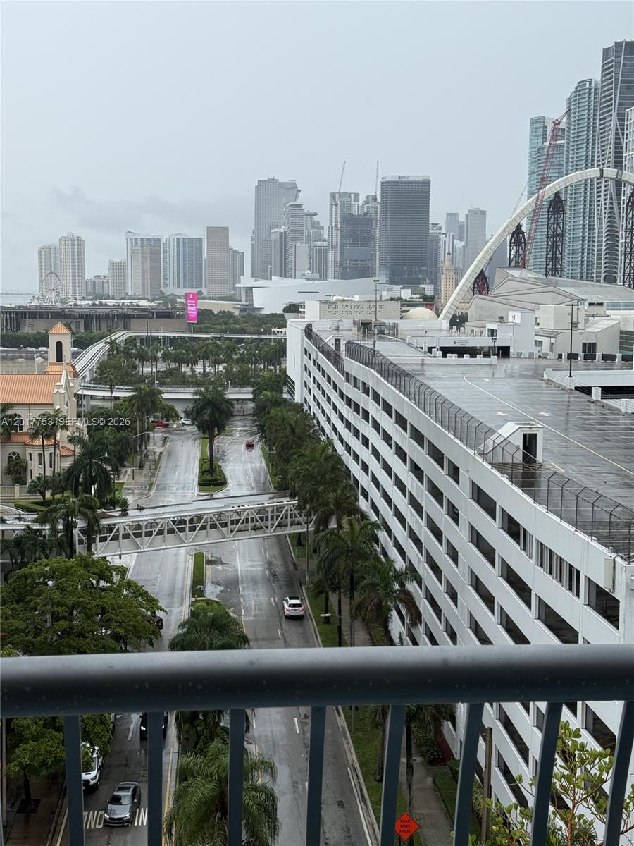 1750 N Bayshore Dr #1212