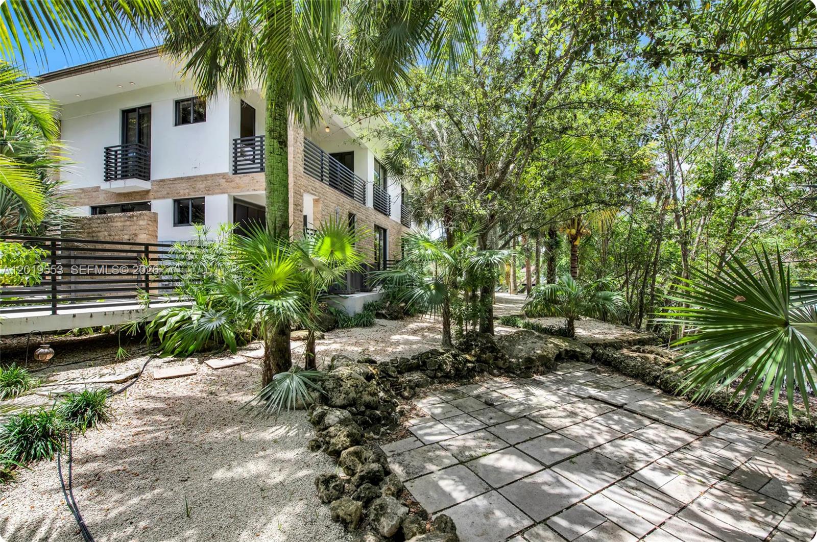 994-990 NE 78th Miami, FL 33138