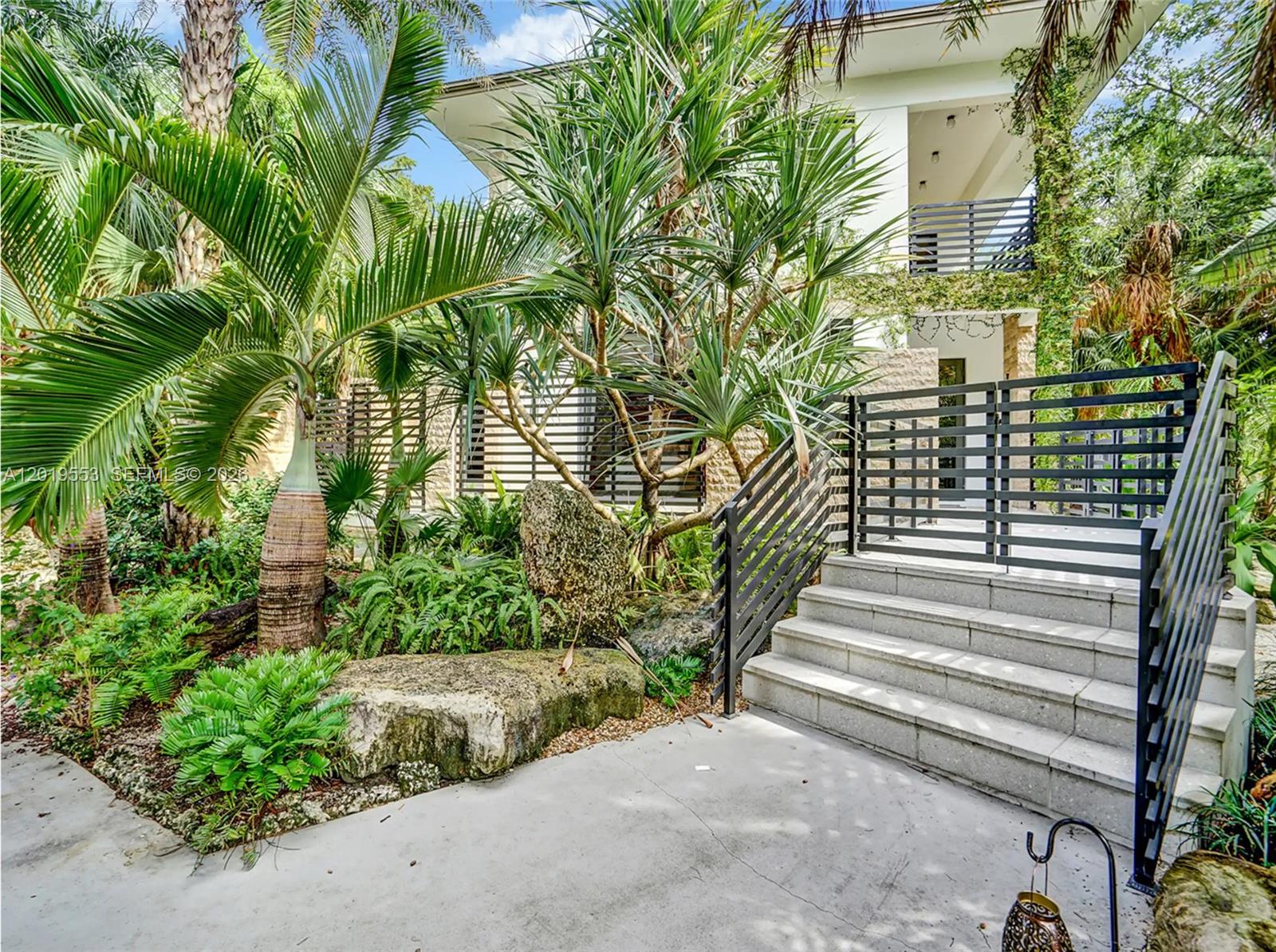 994-990 NE 78th Miami, FL 33138