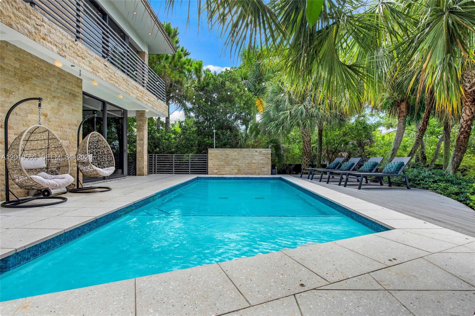994-990 NE 78th Miami, FL 33138