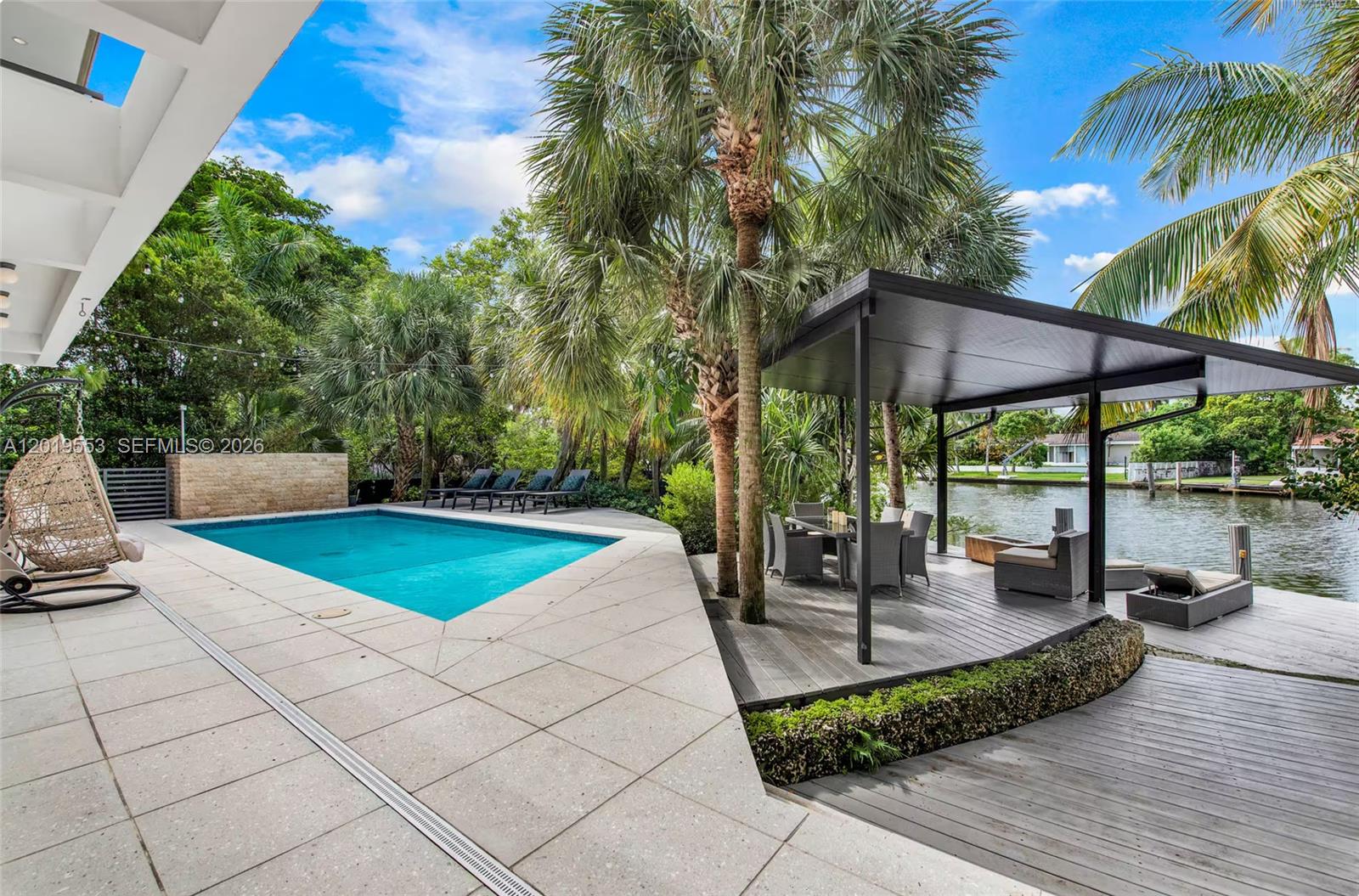 994-990 NE 78th Miami, FL 33138
