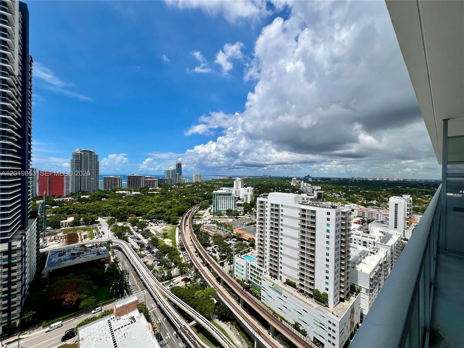 image Axis on Brickell South22