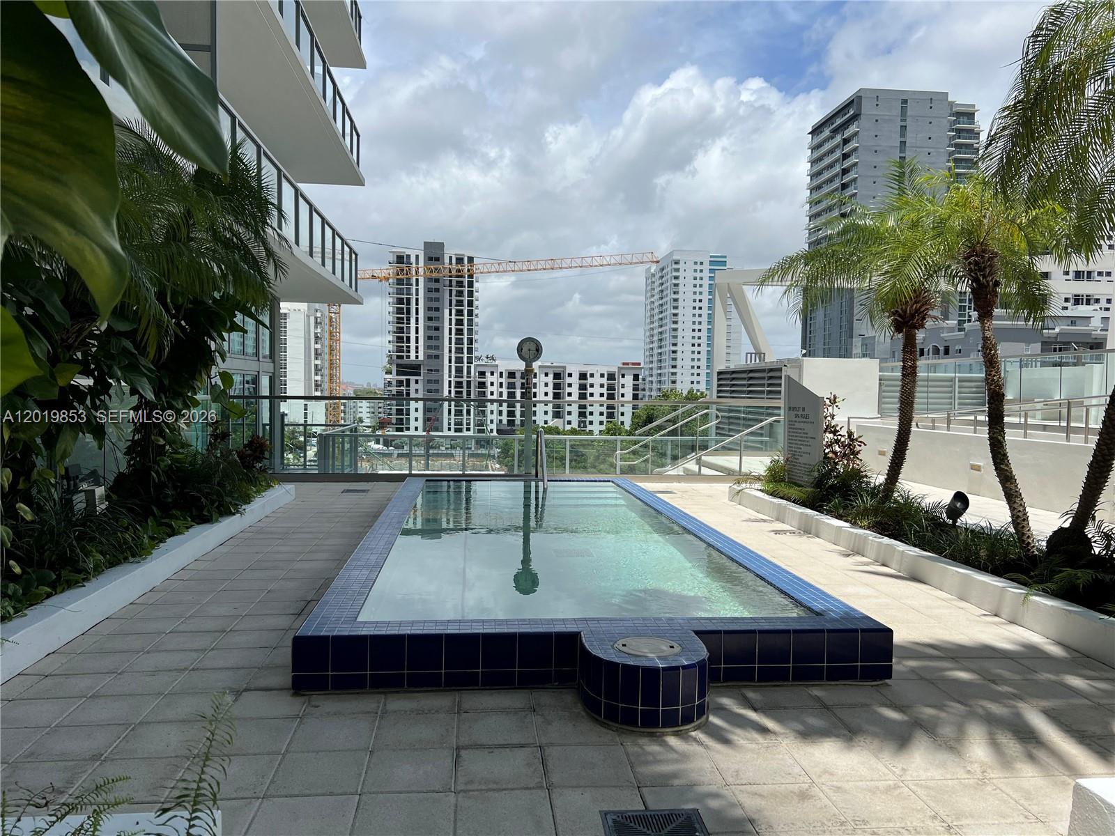 image Axis on Brickell South37