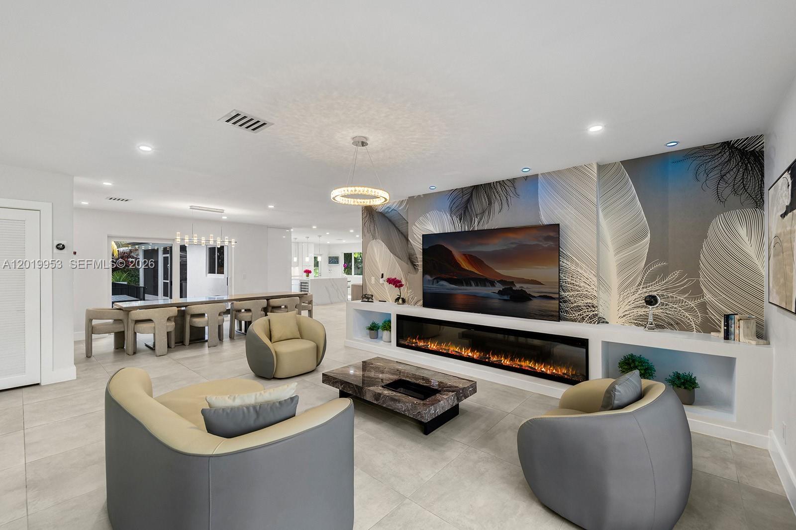 600 NE 4th St Pompano Beach, FL 33060