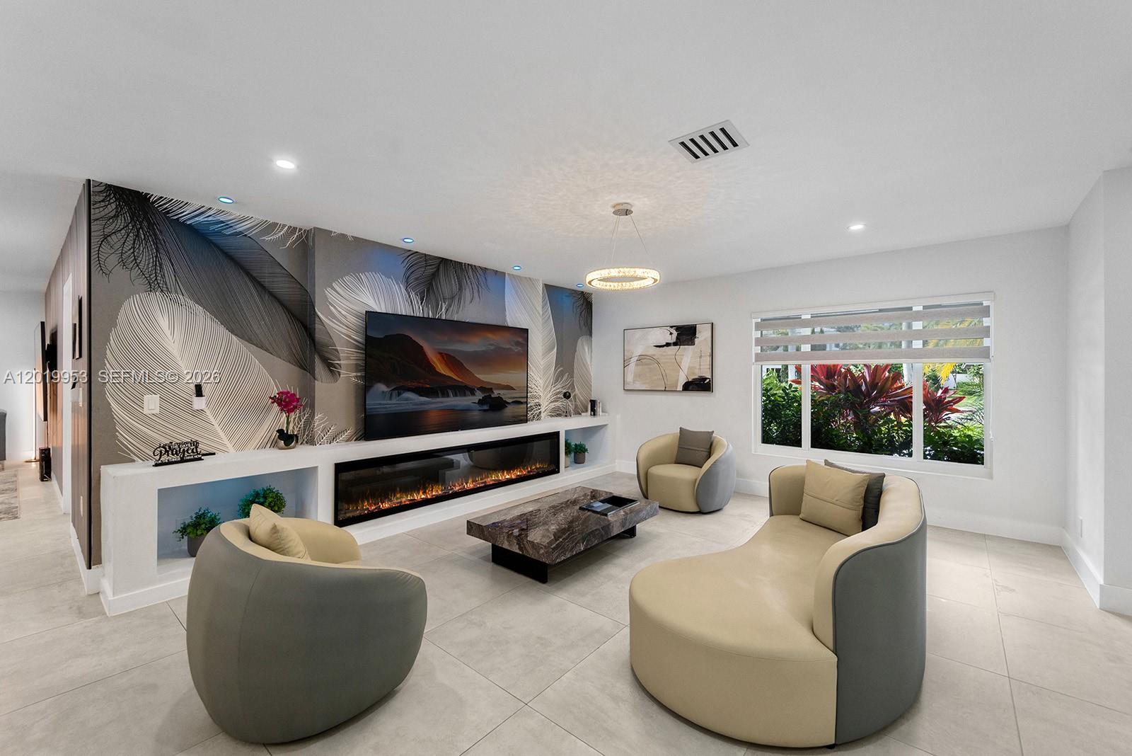600 NE 4th St Pompano Beach, FL 33060