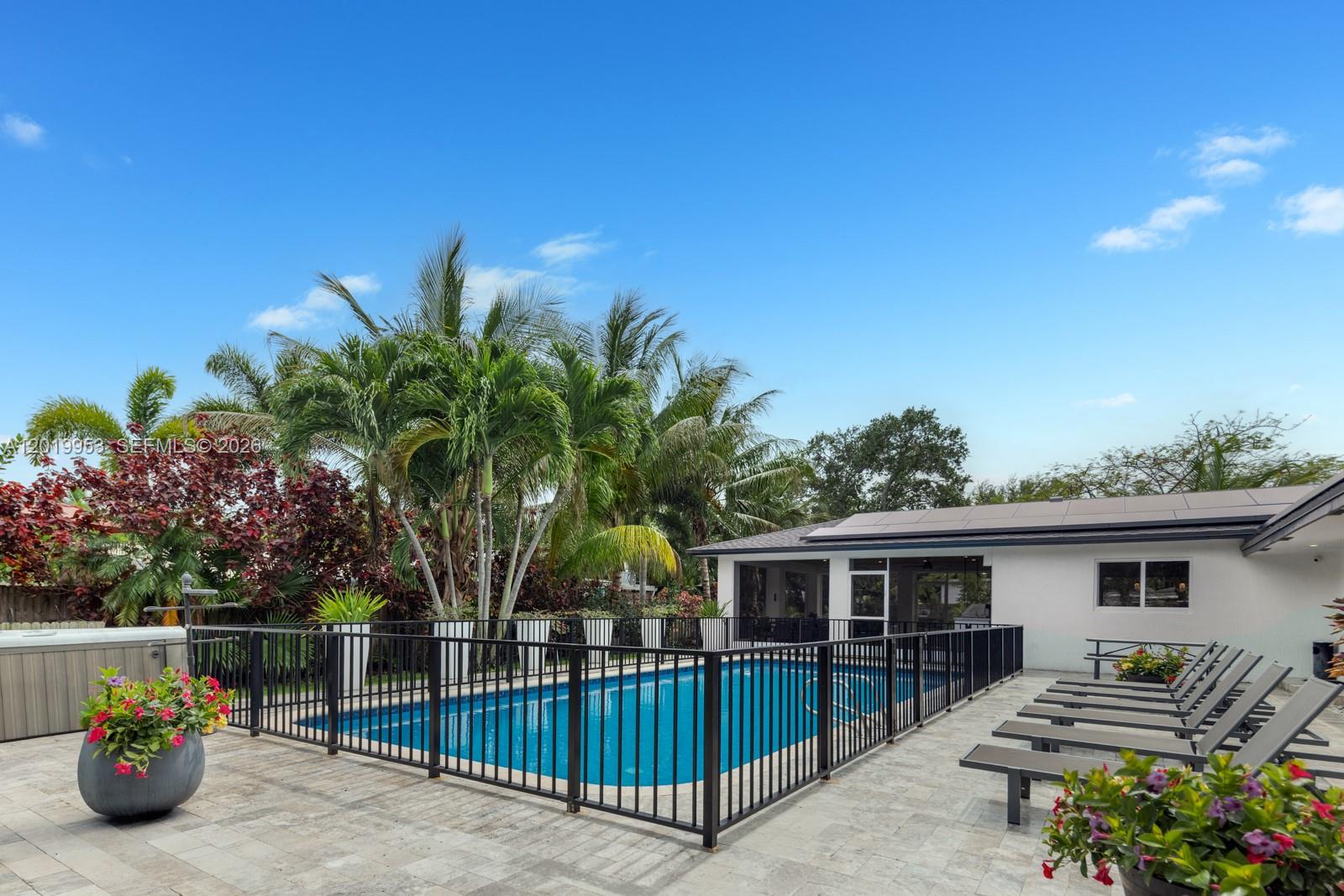 600 NE 4th St Pompano Beach, FL 33060