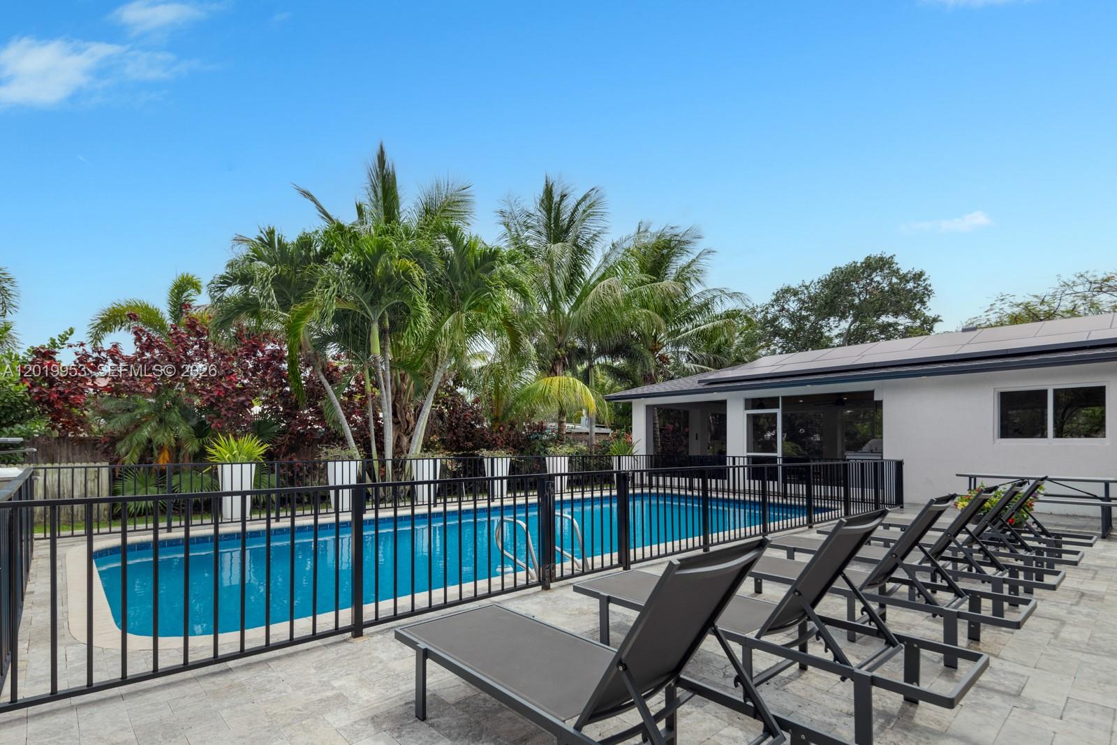 600 NE 4th St Pompano Beach, FL 33060