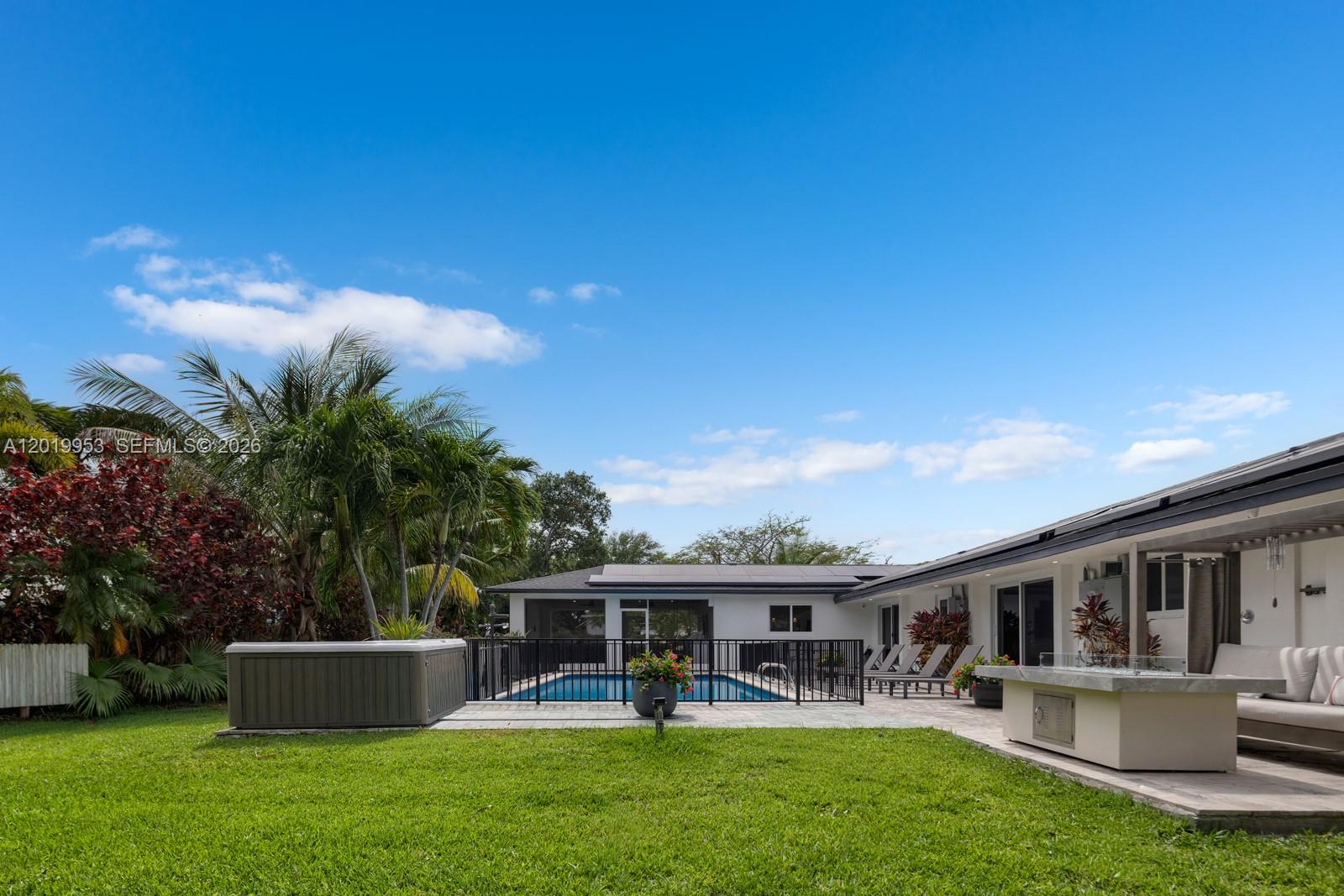 600 NE 4th St Pompano Beach, FL 33060