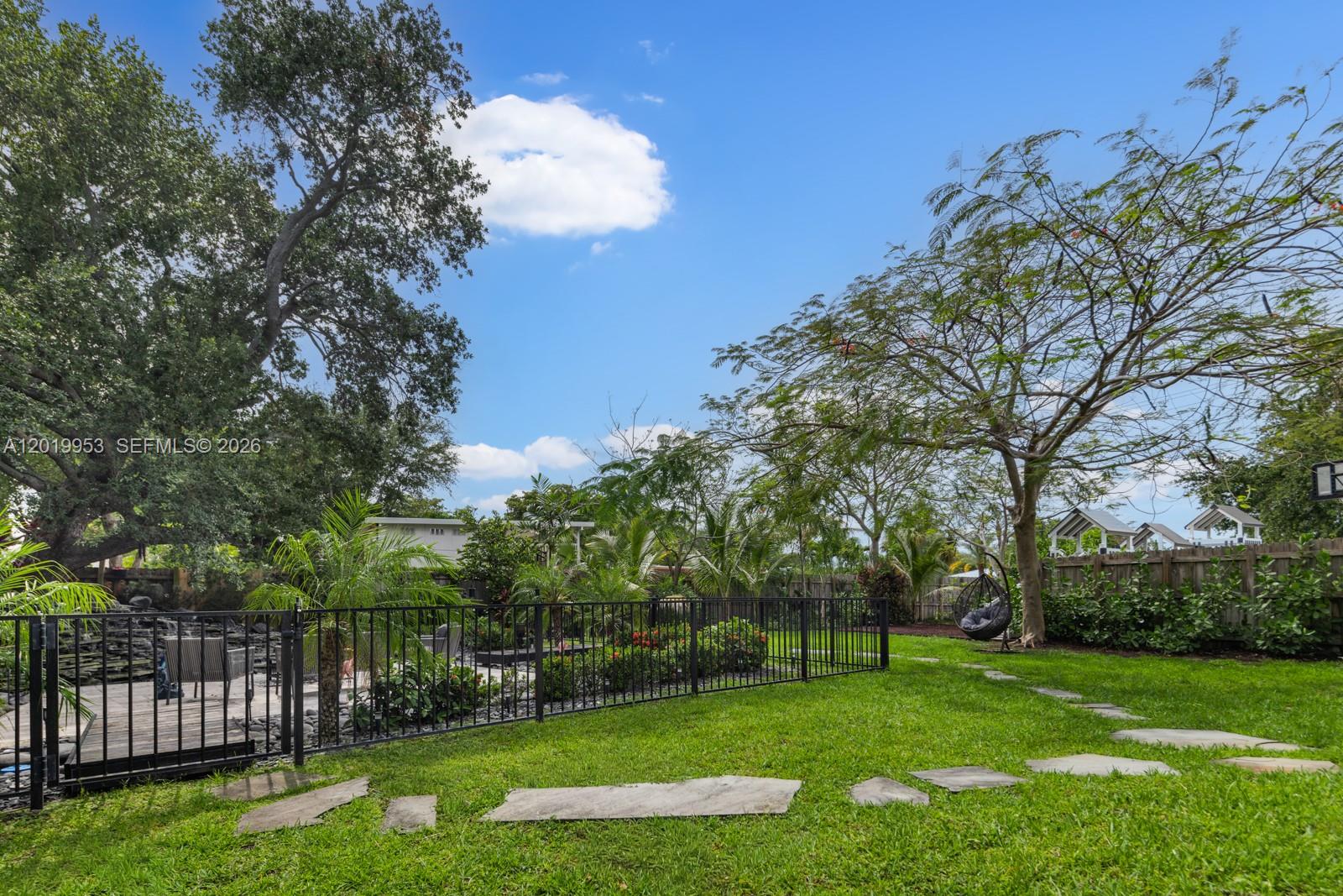 600 NE 4th St Pompano Beach, FL 33060
