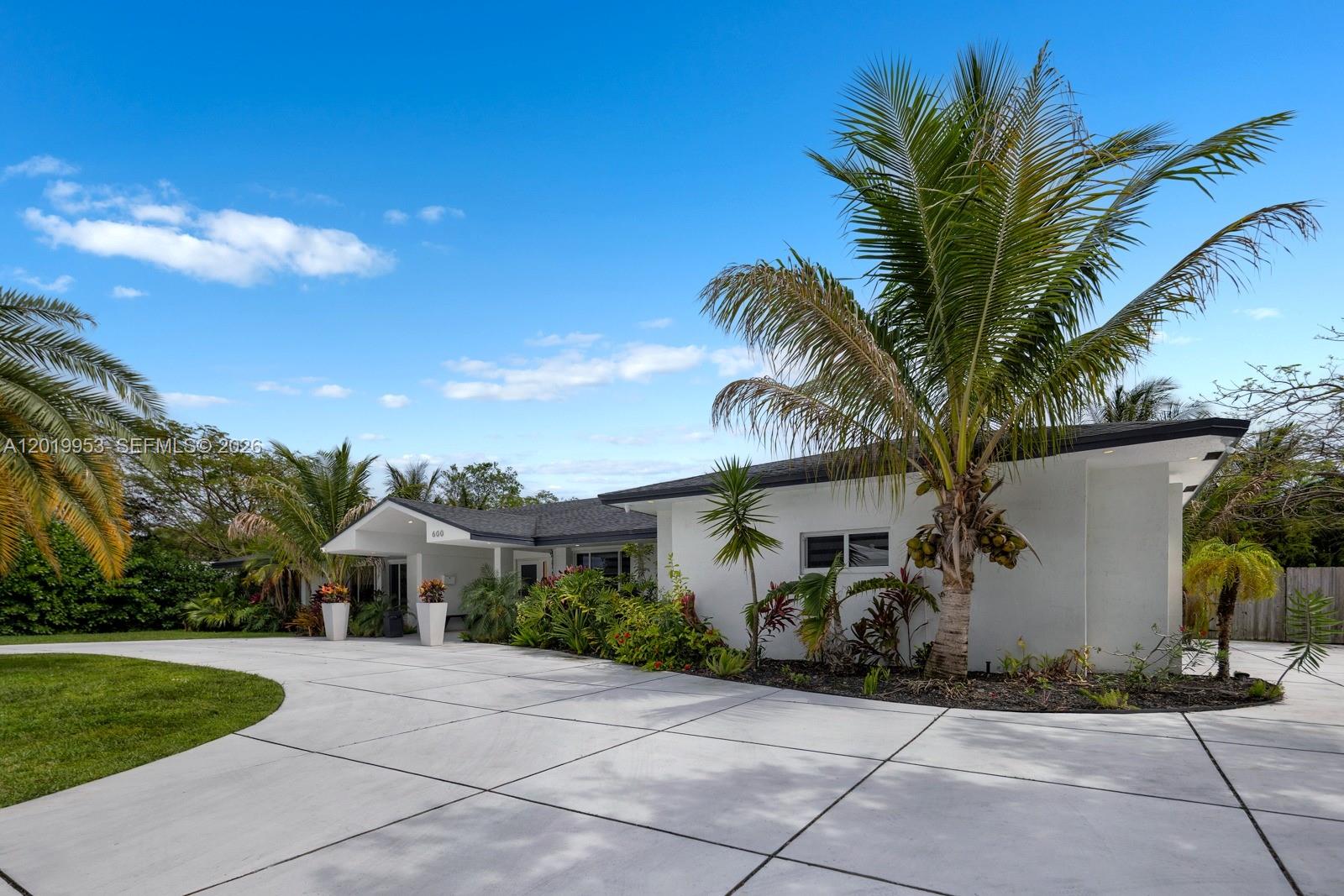 600 NE 4th St Pompano Beach, FL 33060