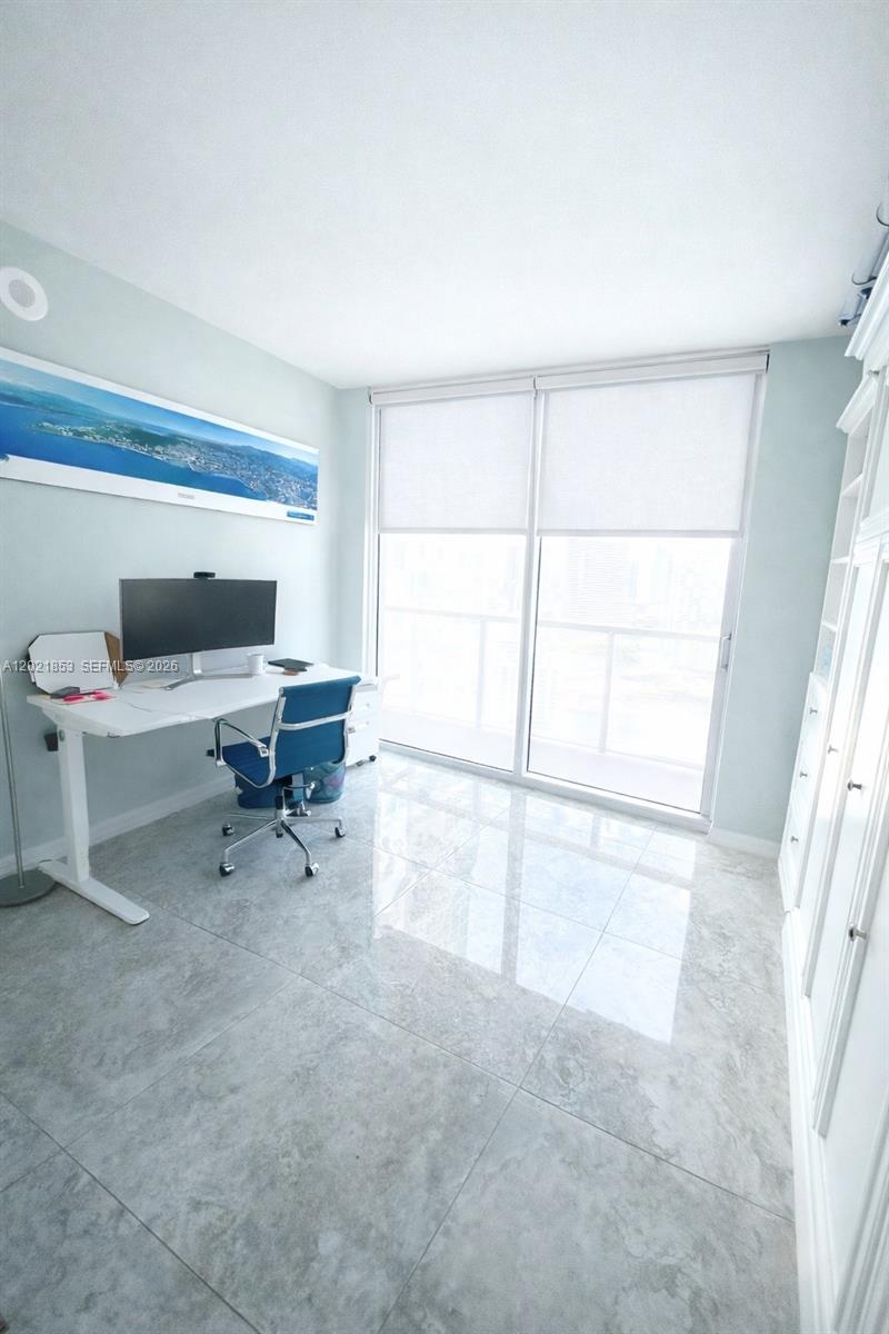 image 500 Brickell West10