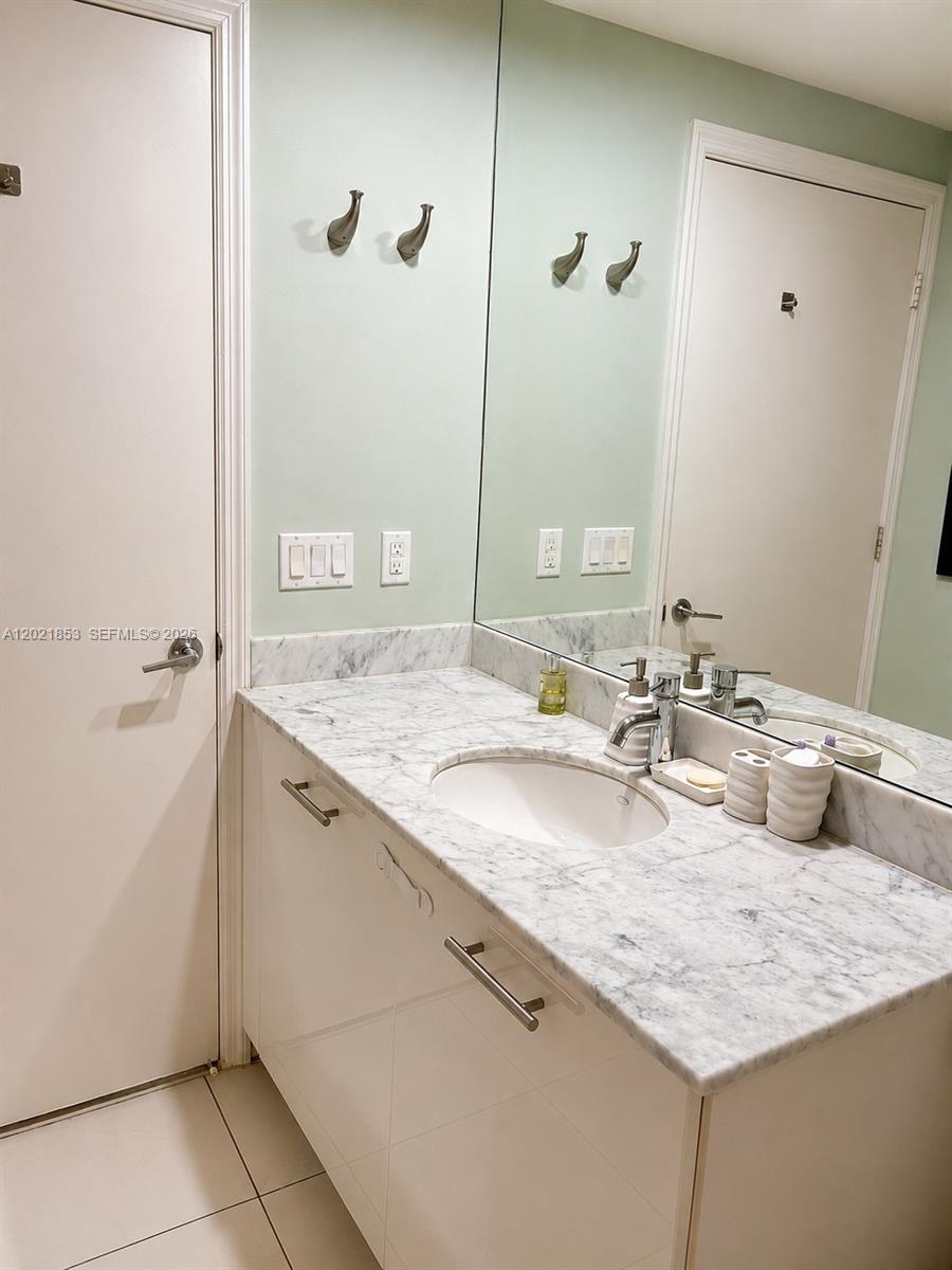 image 500 Brickell West13