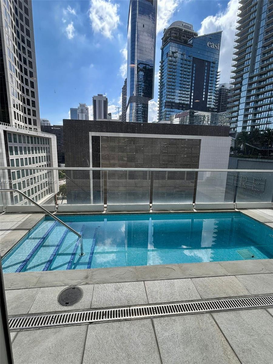 image 500 Brickell West22