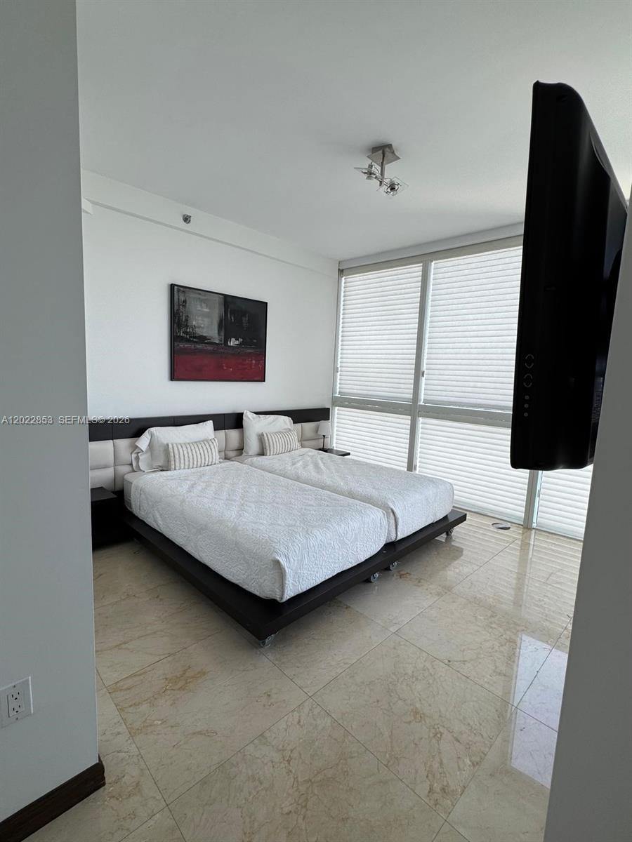 450 Alton Rd #3505 Miami Beach, FL 33139