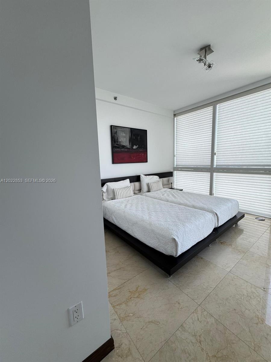 450 Alton Rd #3505 Miami Beach, FL 33139