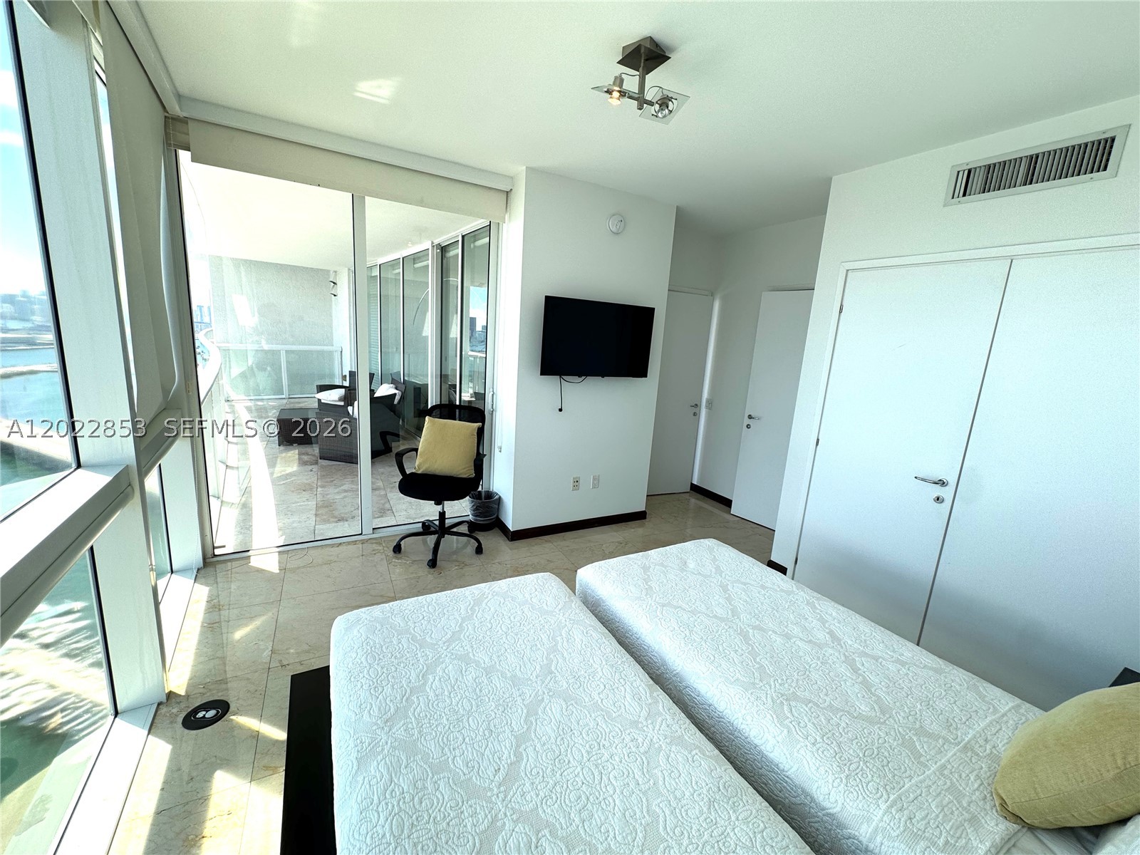 450 Alton Rd #3505 Miami Beach, FL 33139