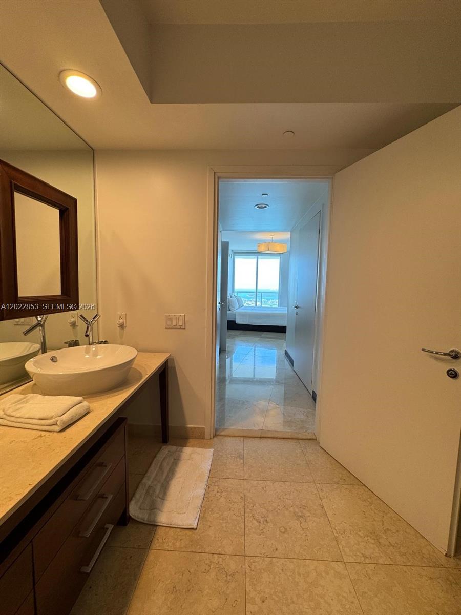 450 Alton Rd #3505 Miami Beach, FL 33139