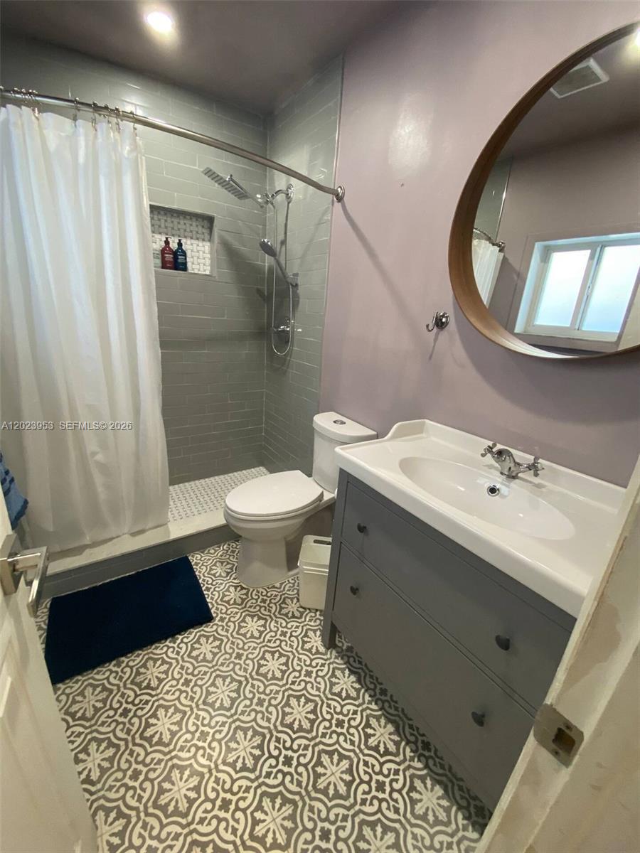3280 SW 16th Ter Miami, FL 33145