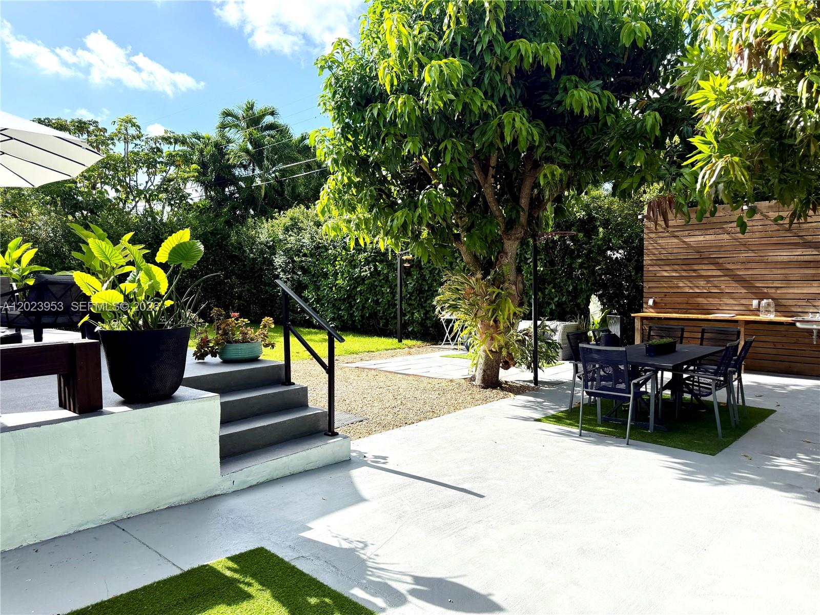 3280 SW 16th Ter Miami, FL 33145