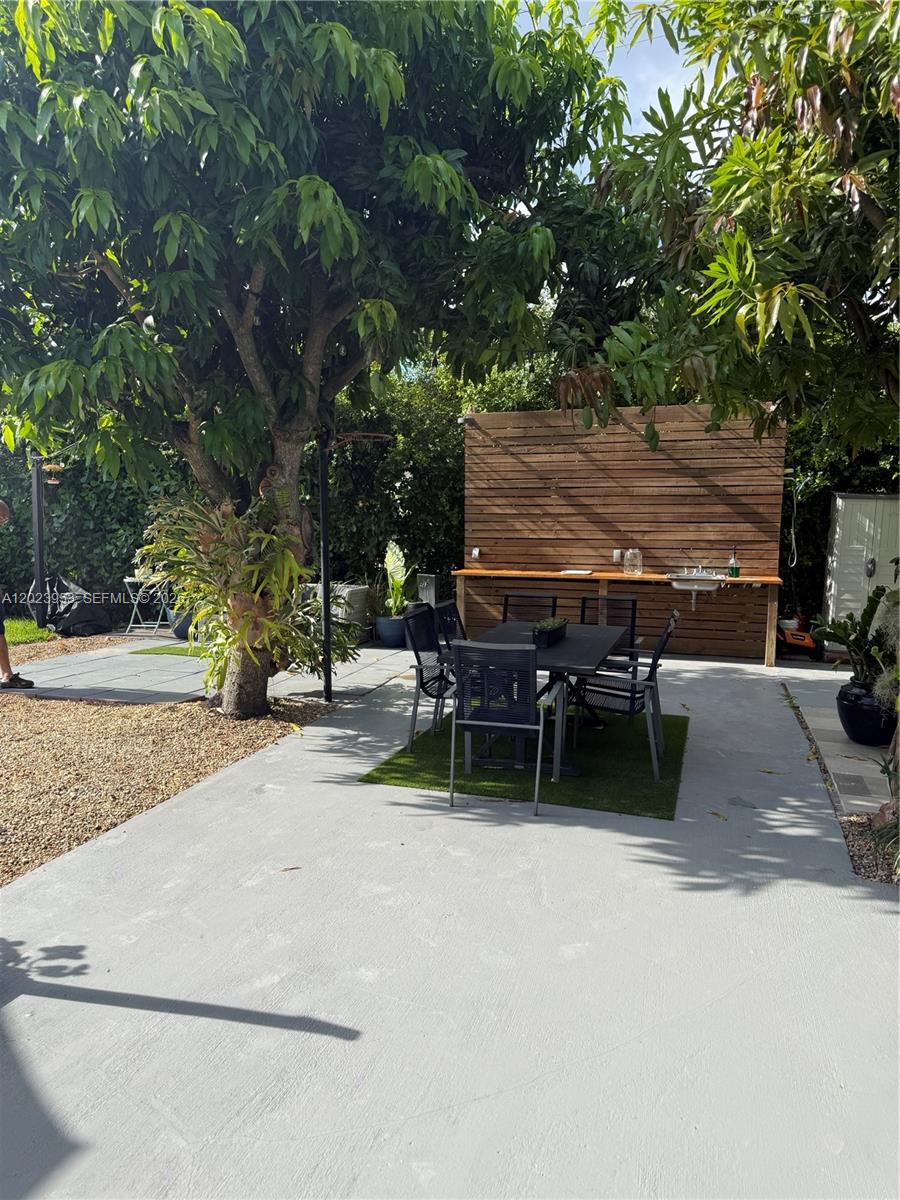 3280 SW 16th Ter Miami, FL 33145