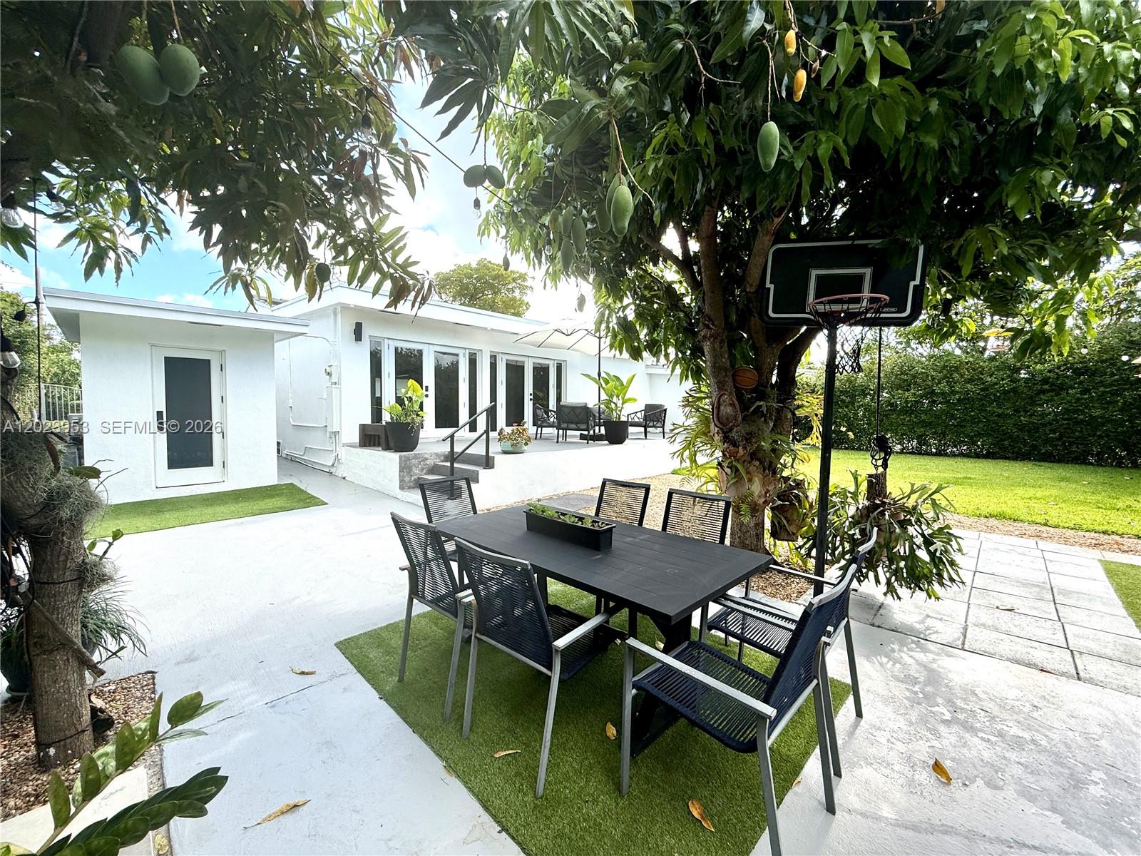 3280 SW 16th Ter Miami, FL 33145