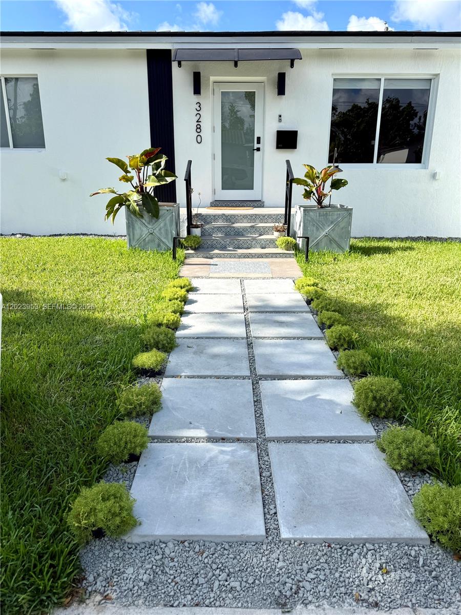3280 SW 16th Ter Miami, FL 33145