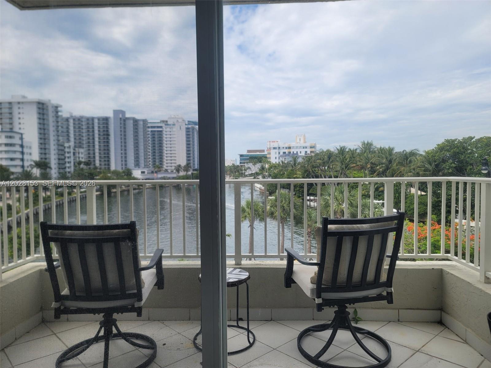 2600 Collins Ave #411