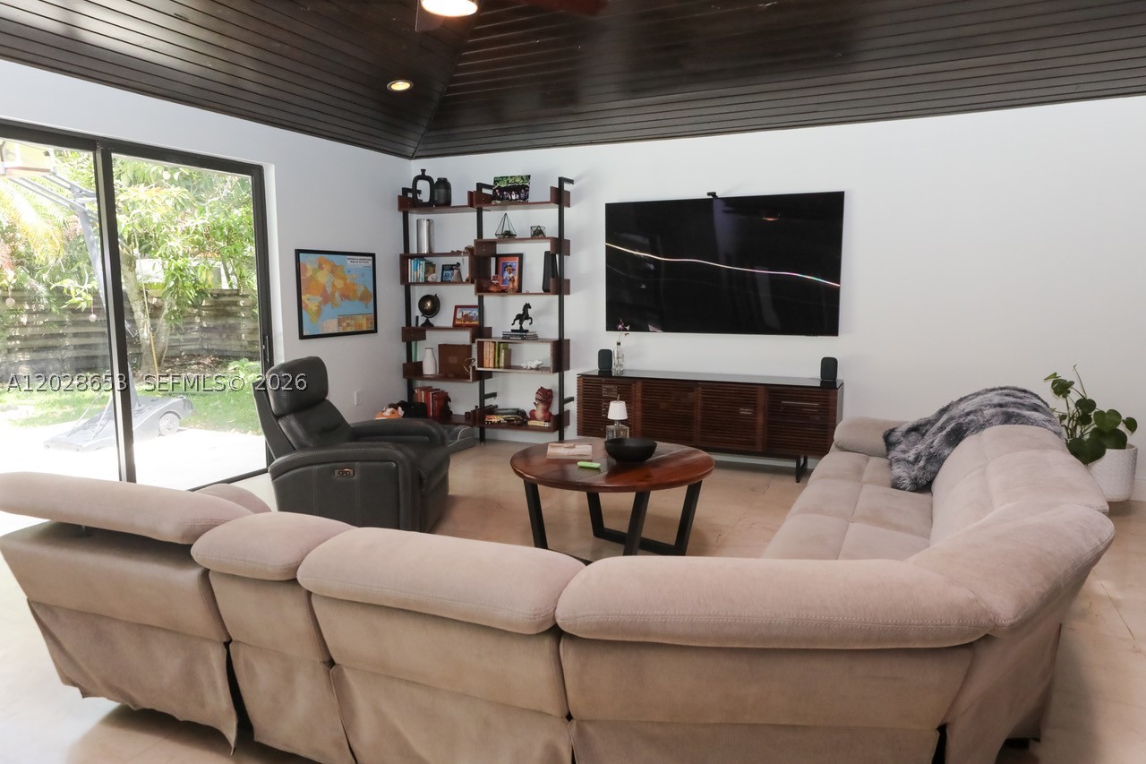 13324 SW 106th Ave Miami, FL 33176