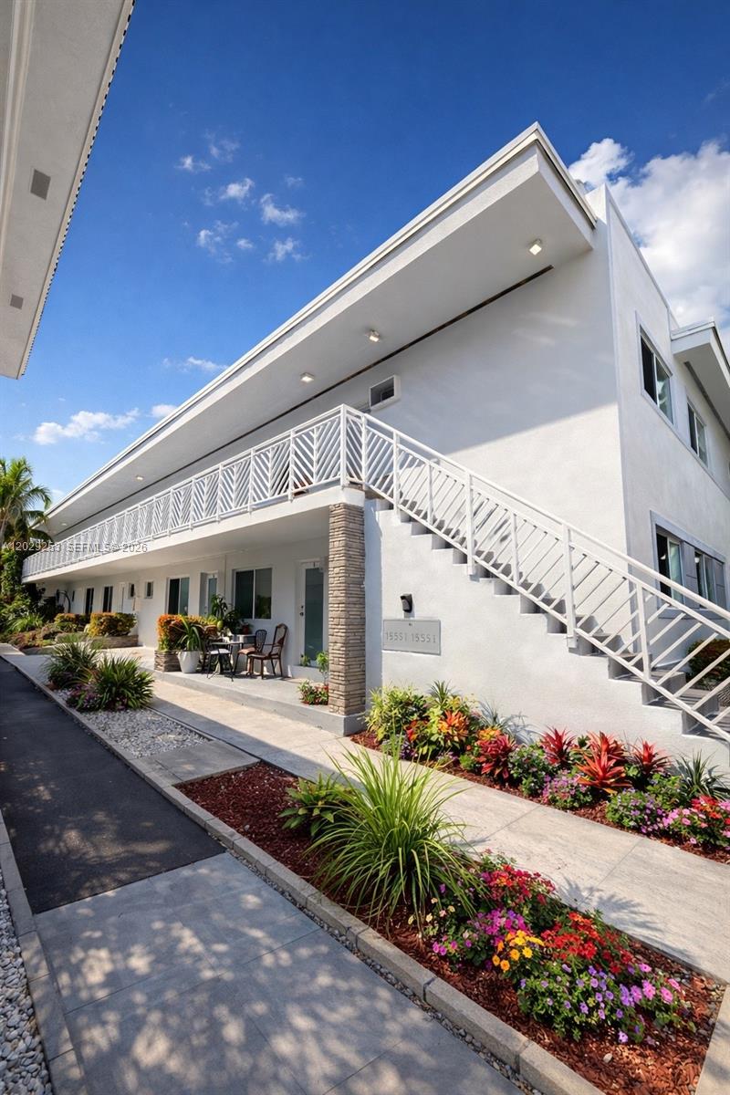 935 Bay Dr #9