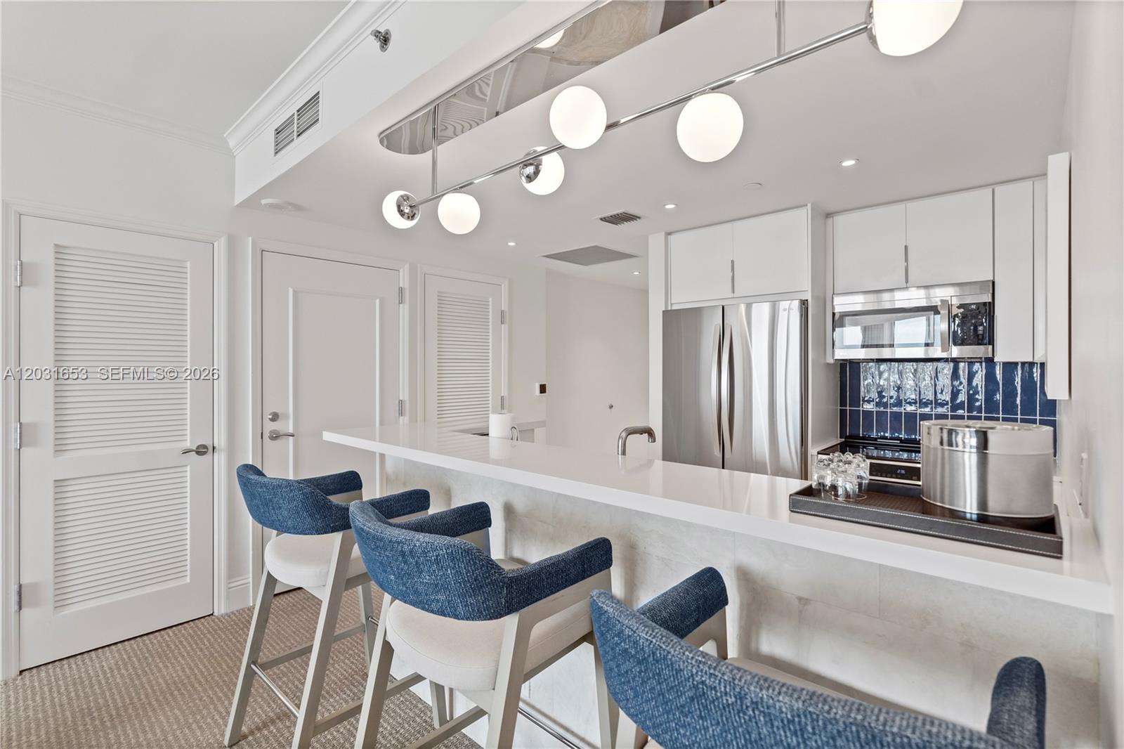 4401 Collins Ave #1206 Miami Beach, FL 33140