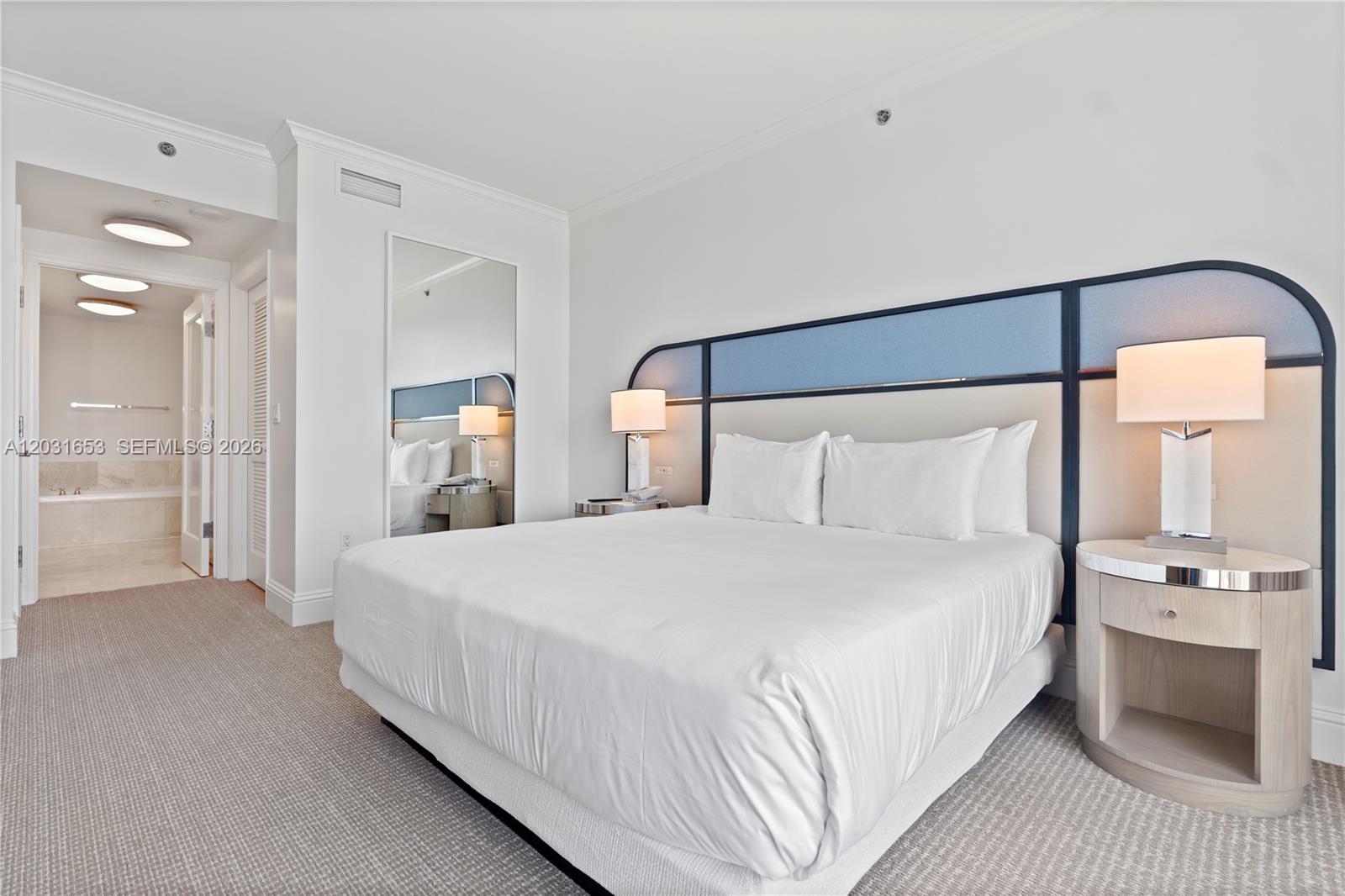 4401 Collins Ave #1206 Miami Beach, FL 33140