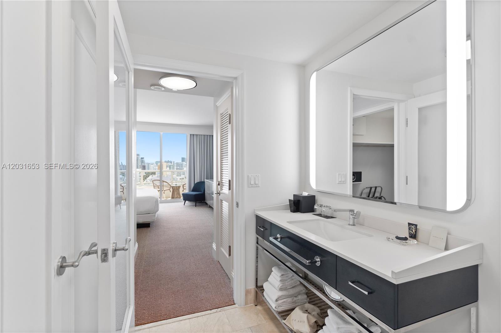 4401 Collins Ave #1206 Miami Beach, FL 33140