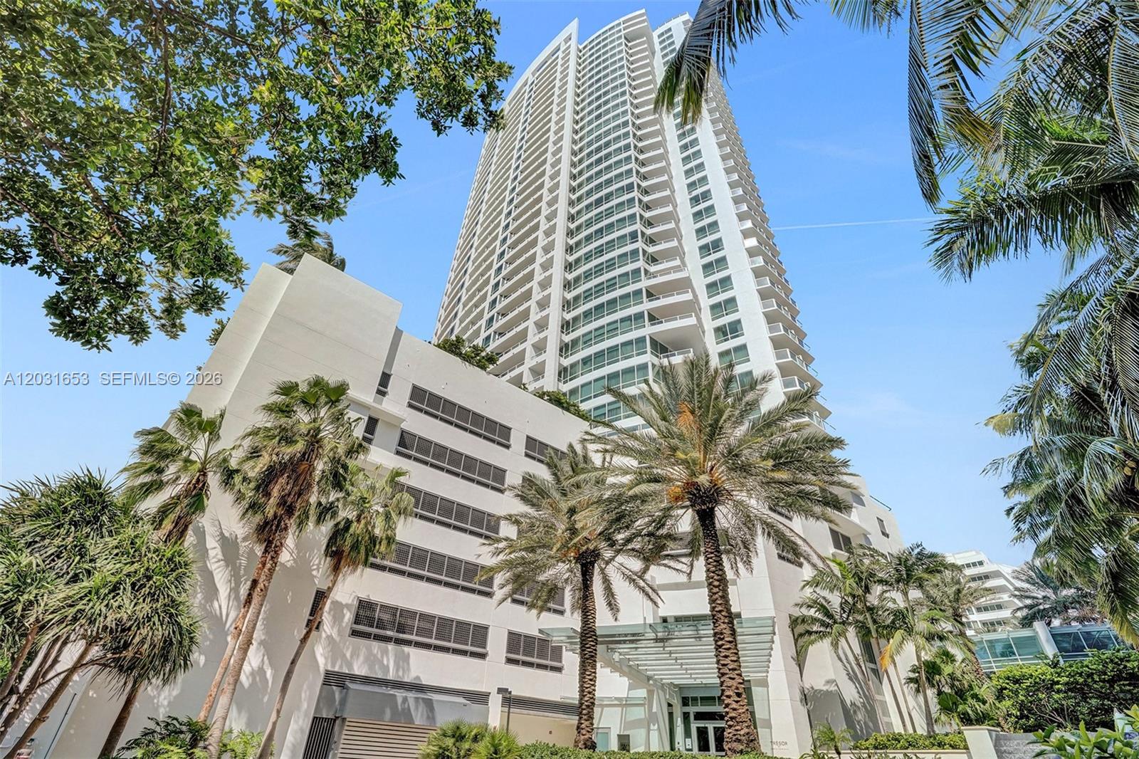 4401 Collins Ave #1206 Miami Beach, FL 33140