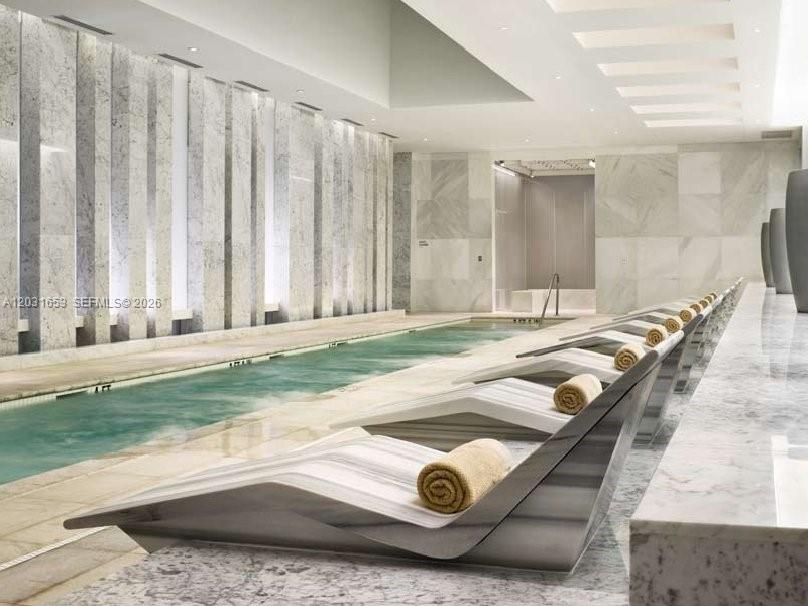 4401 Collins Ave #1206 Miami Beach, FL 33140