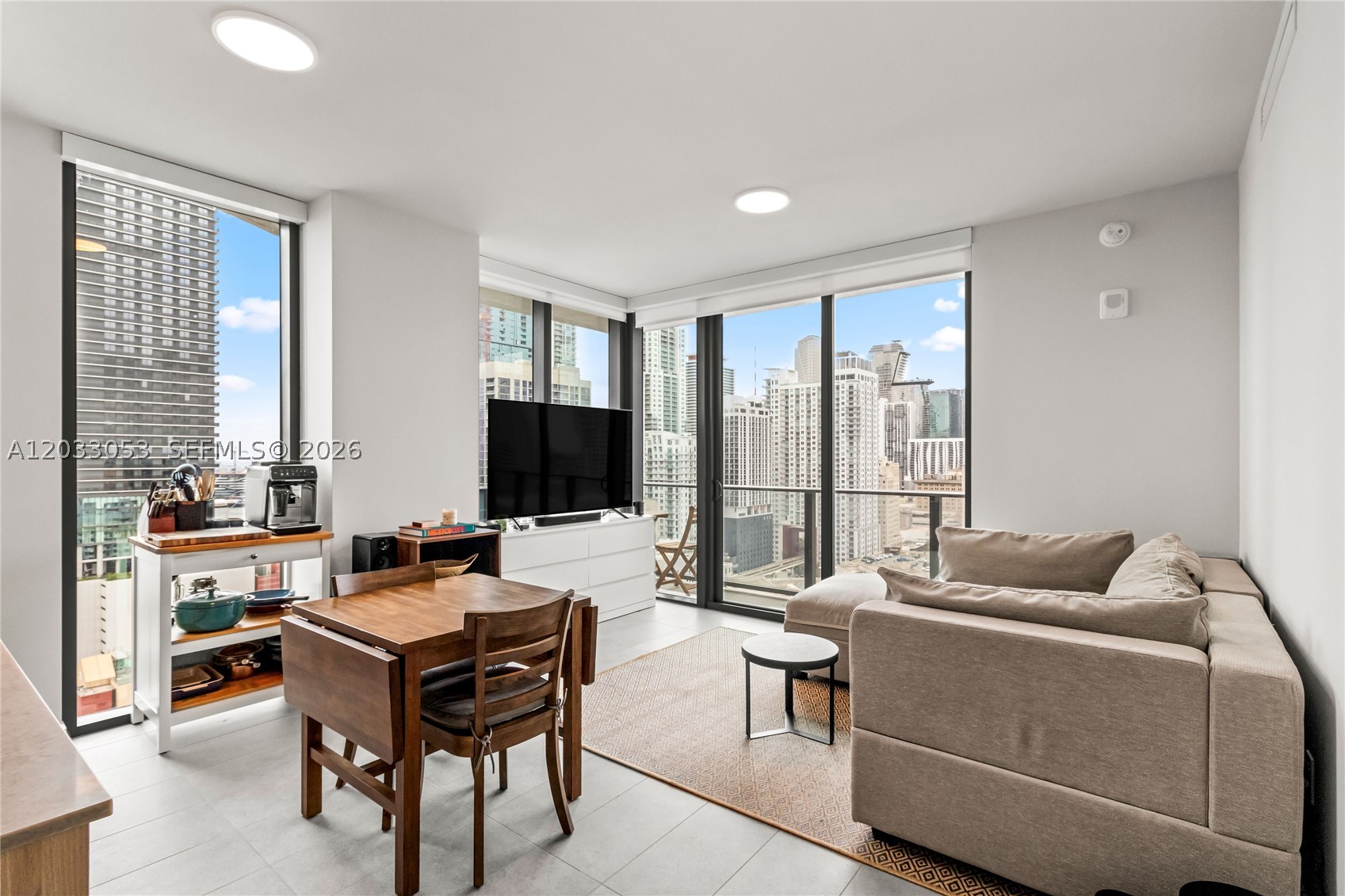 121 NE 5th St #2401 Miami, FL 33132