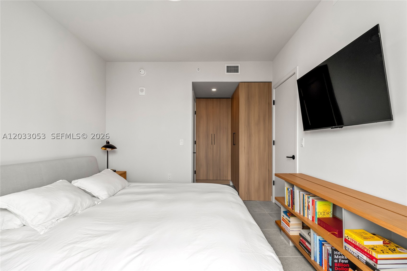 121 NE 5th St #2401 Miami, FL 33132