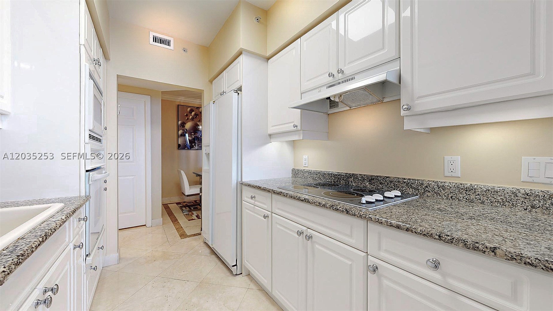 image Blue Diamond25